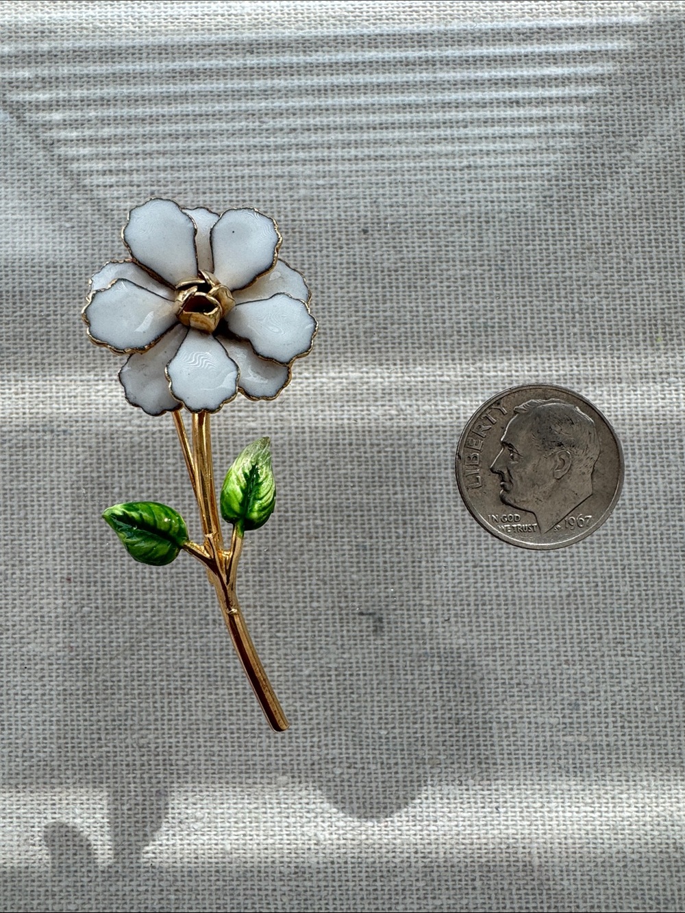 Vintage Flower Brooch - Picture 2 of 3